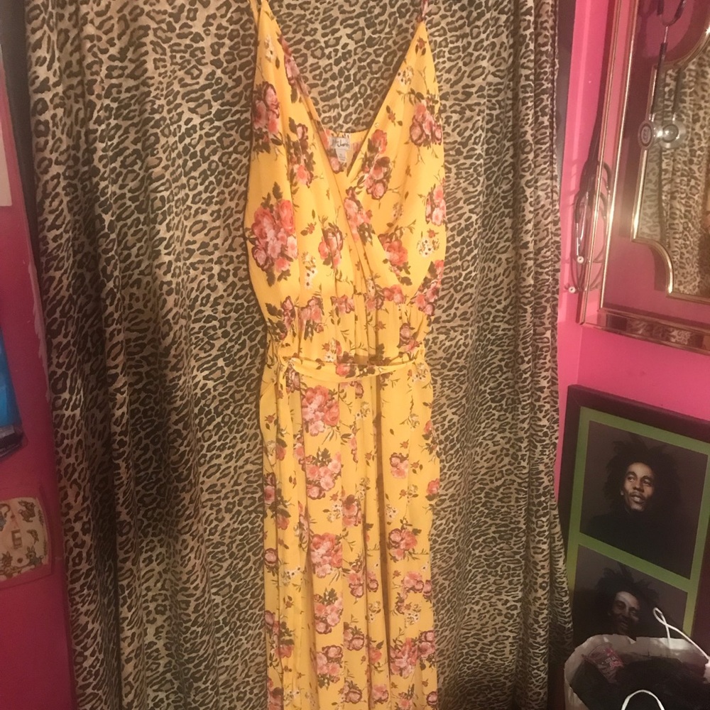 Floral romper... XL